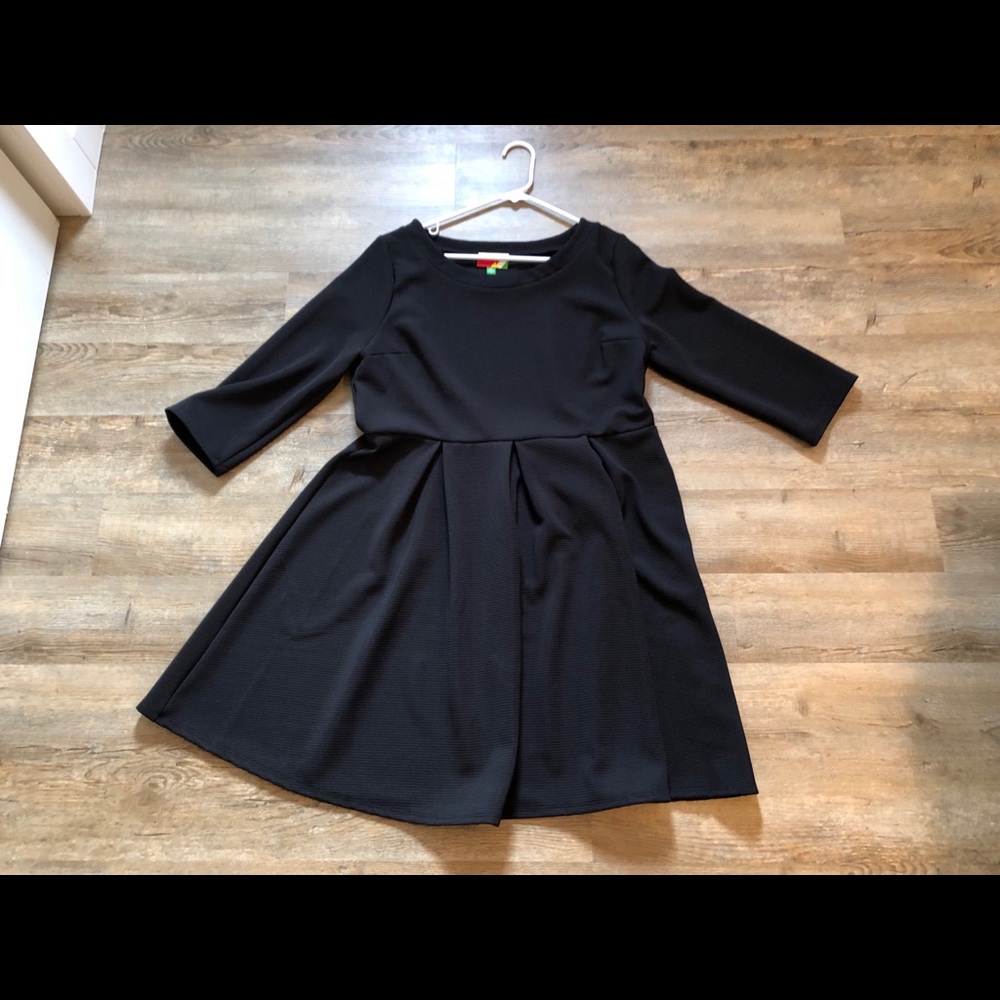 ModCloth Women’s Black Fitted Long Sleeve Dress